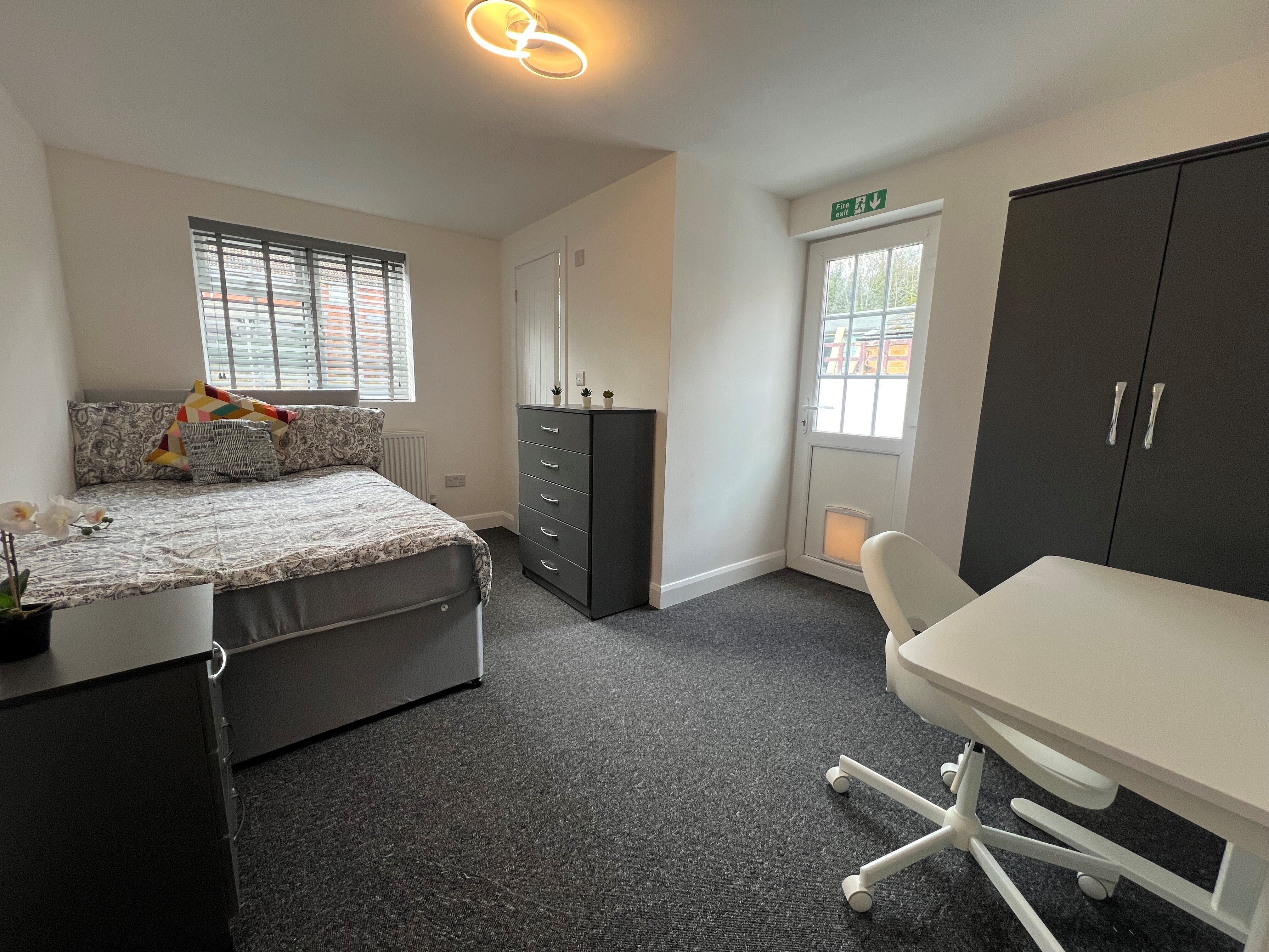 Room Prospect Road North in Redditch