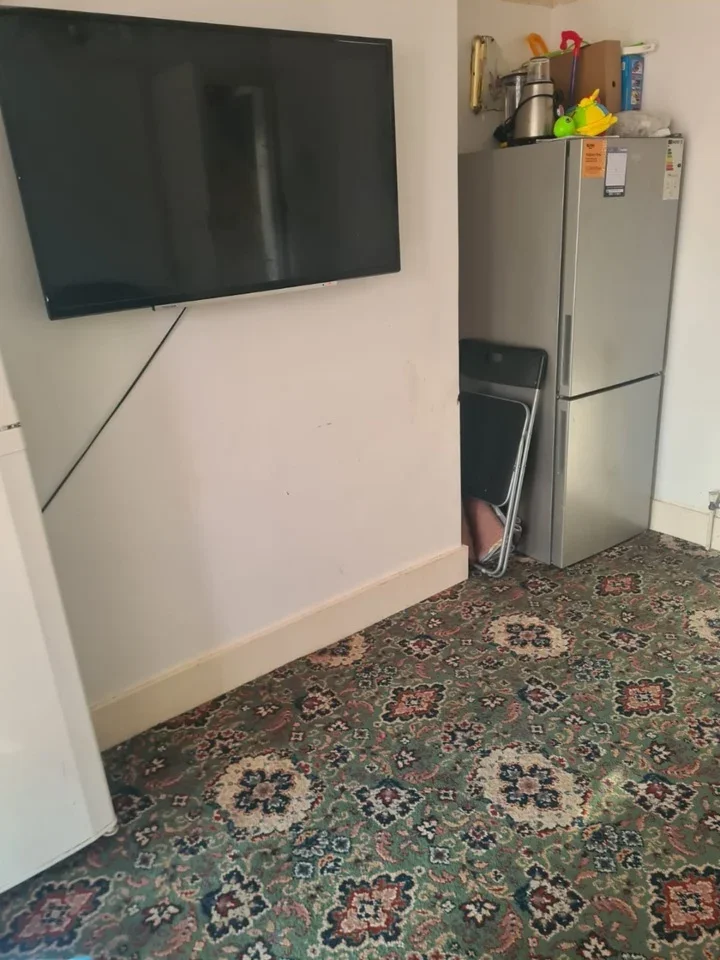 Room Ellis Avenue in Greater London