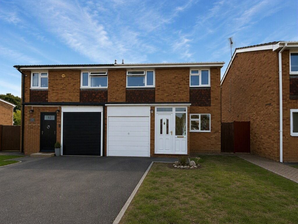 House Blenheim Court in Rushmoor