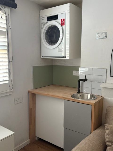 Room Sandmere Road in Greater London