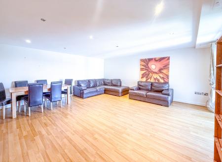 Flat Observer Drive in Watford