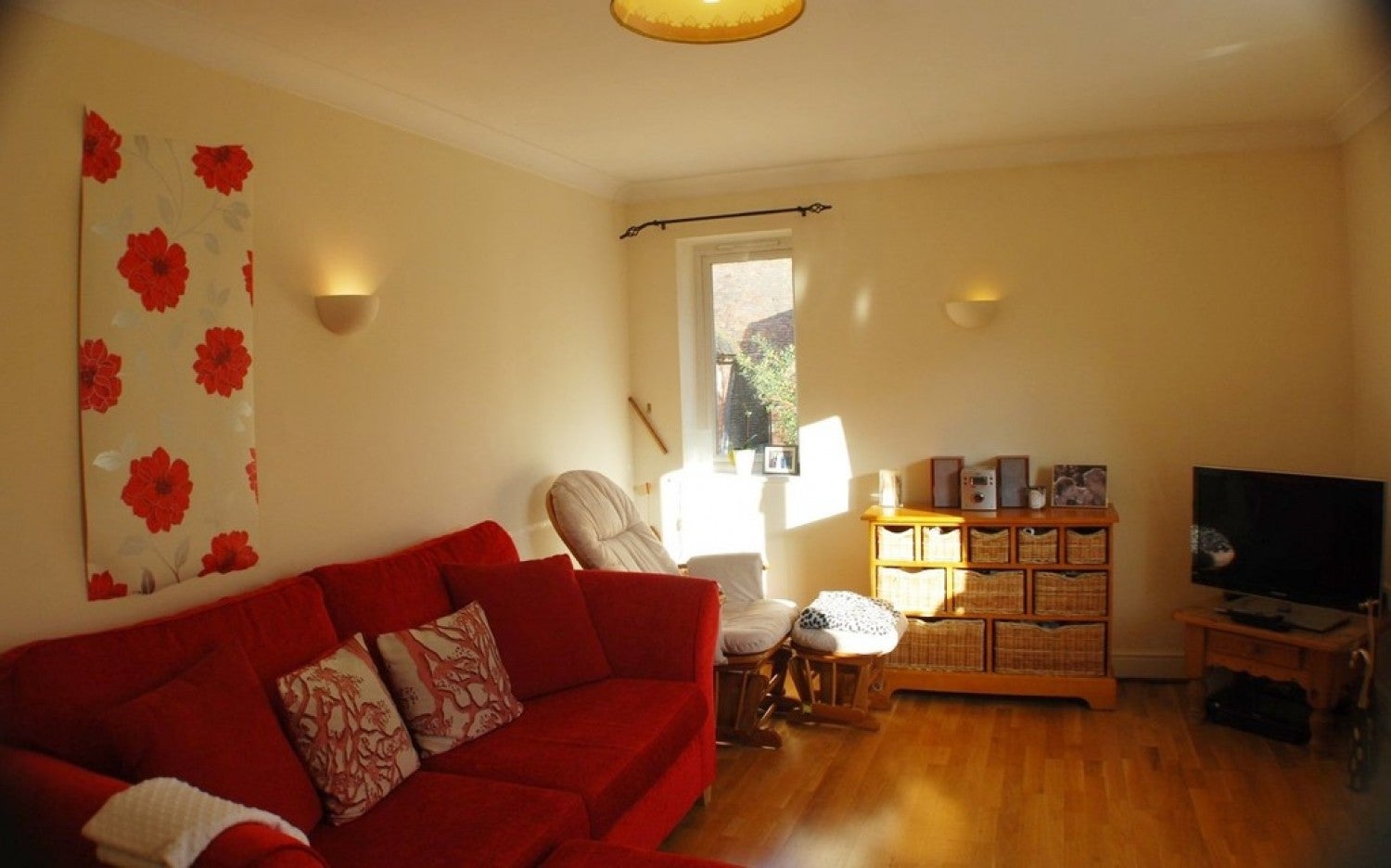 Flat Lyons Crescent in Tonbridge and Malling