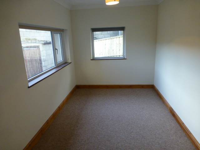 Flat B4300 in Capel Dewi