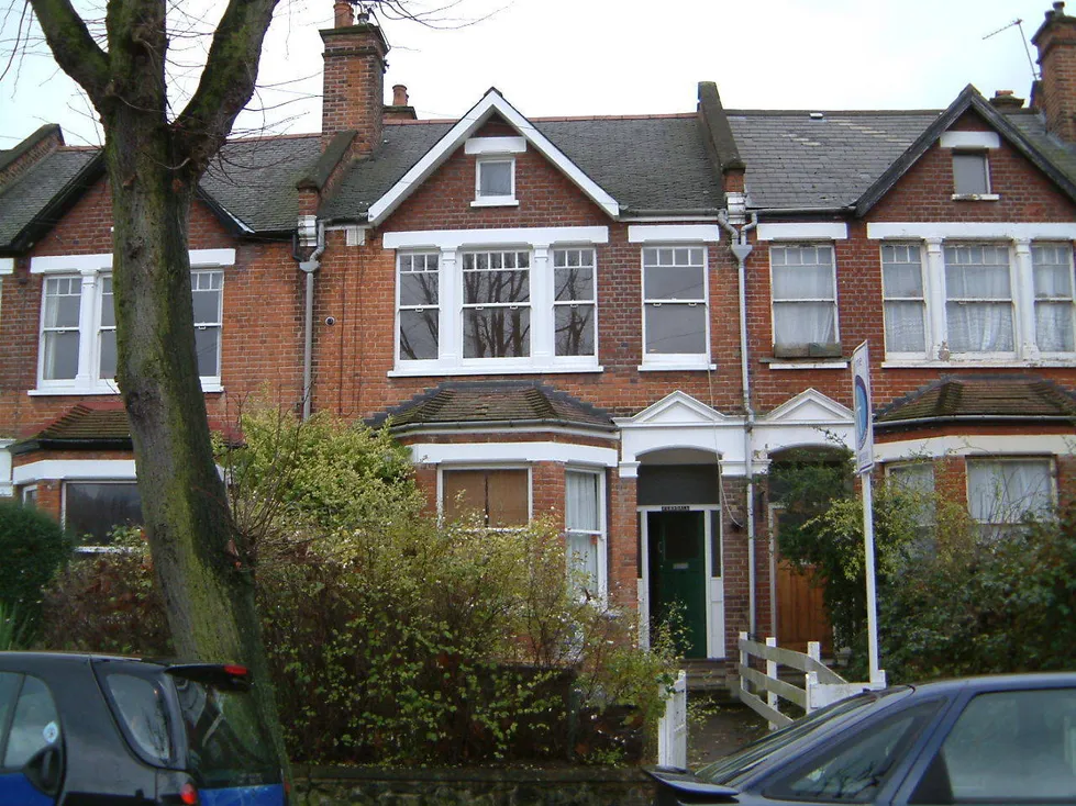 Flat Fontenoy Road in Greater London