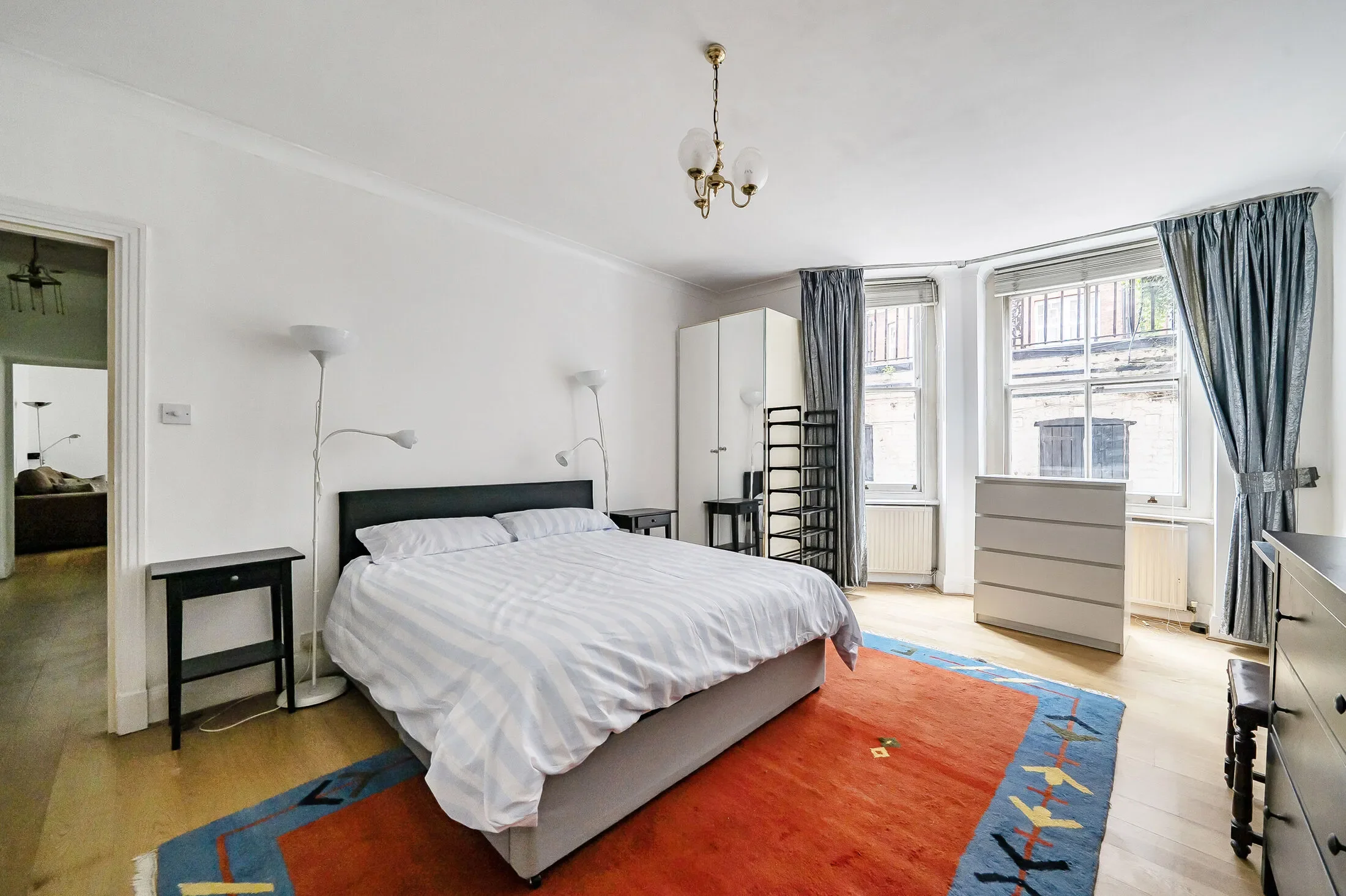 Flat Montagu Mansions in City of Westminster
