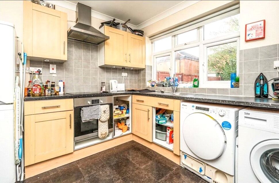 Flat Harborough Road in Southampton