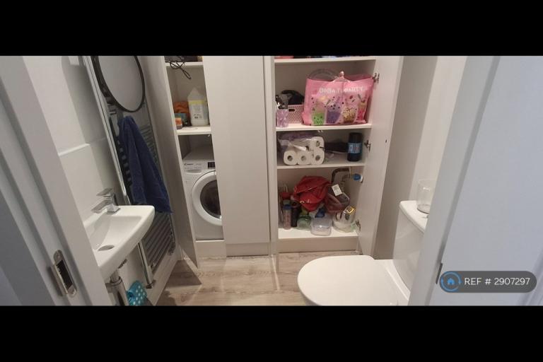 House Griffiths Close in Birmingham