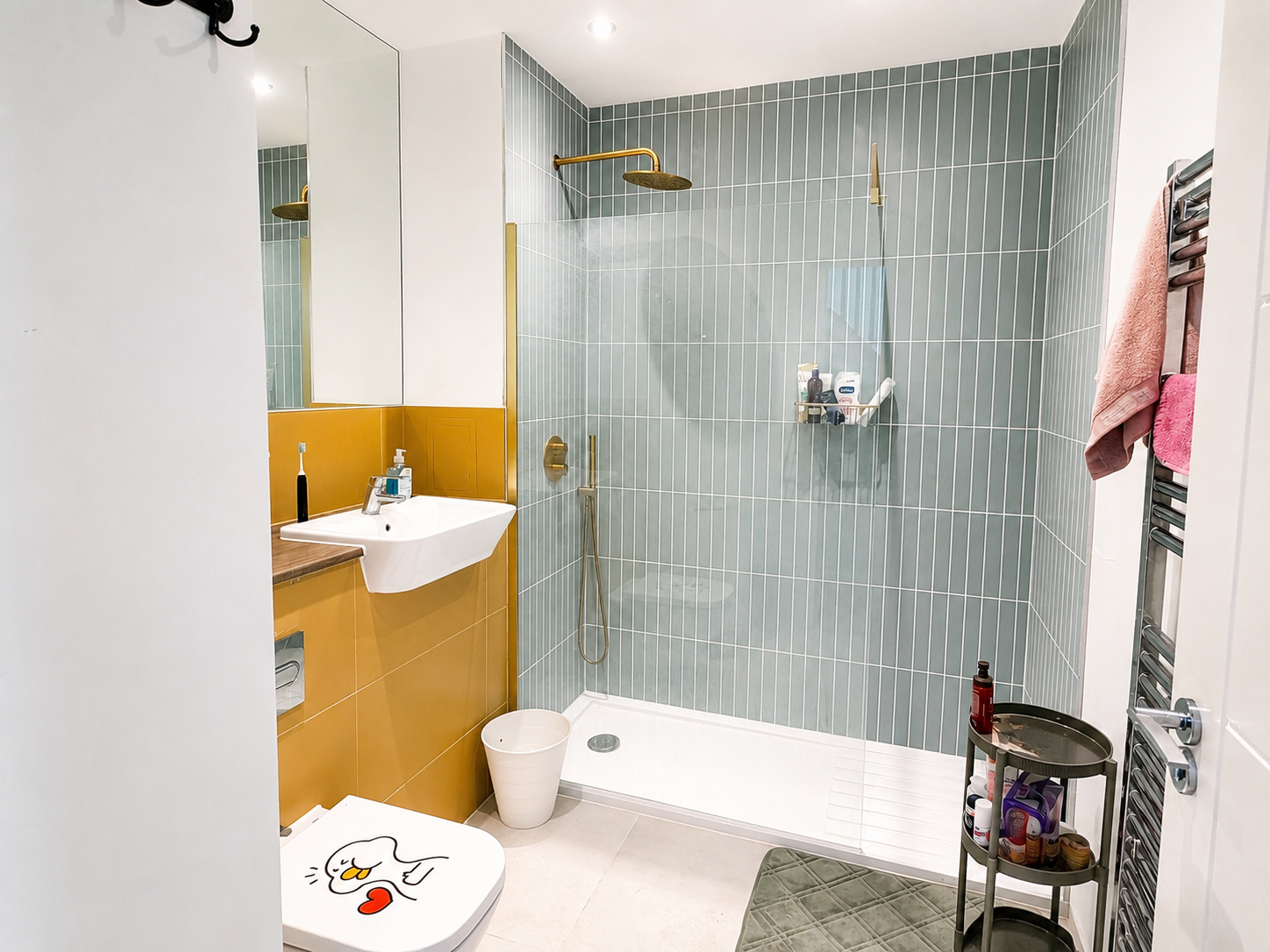 Flat Villiers Gardens in Greater London