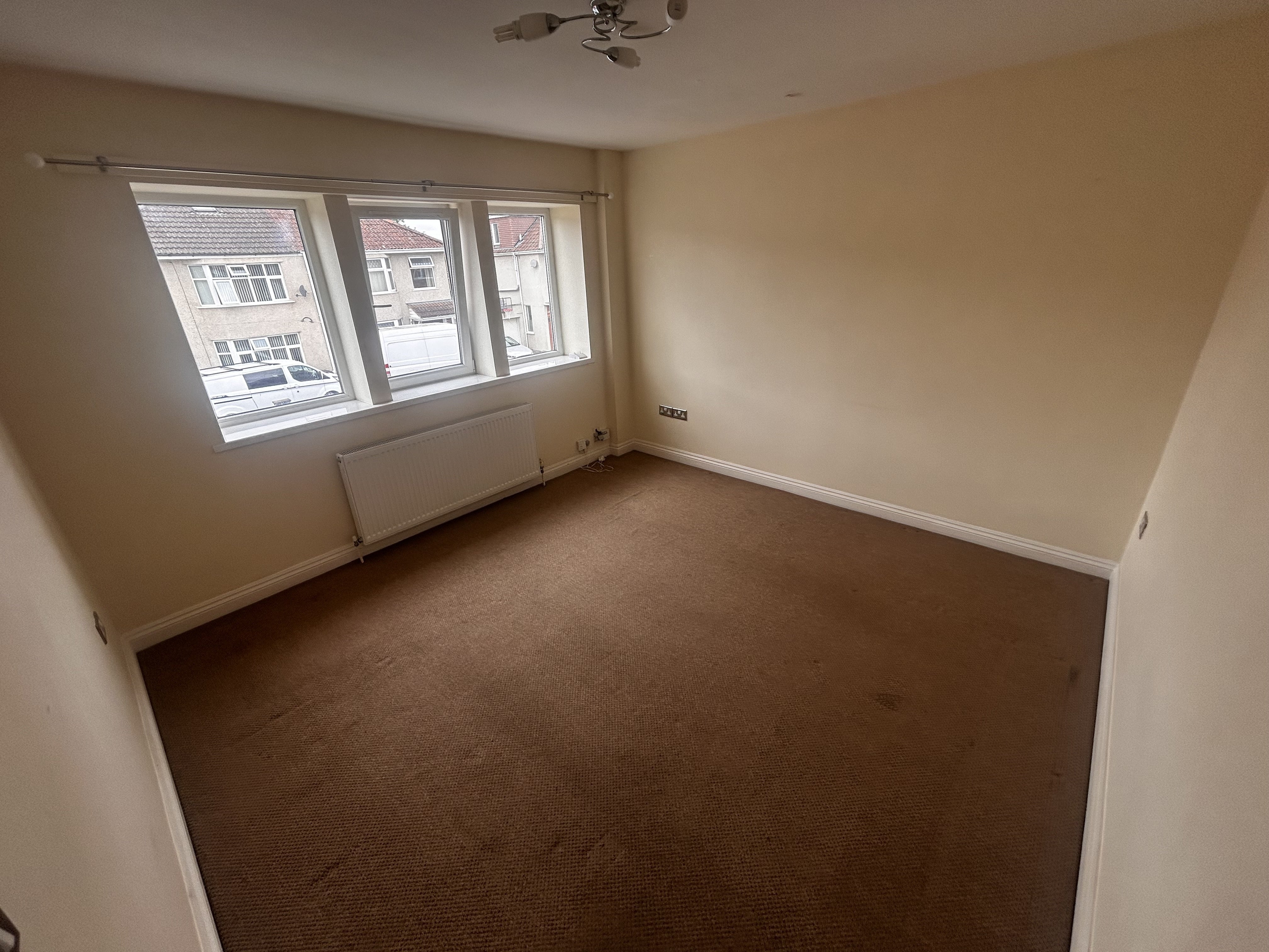 Flat Frome Valley Road in Bristol