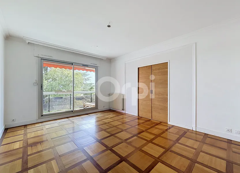 Flat Grande Rue Charles de Gaulle in Nogent-sur-Marne