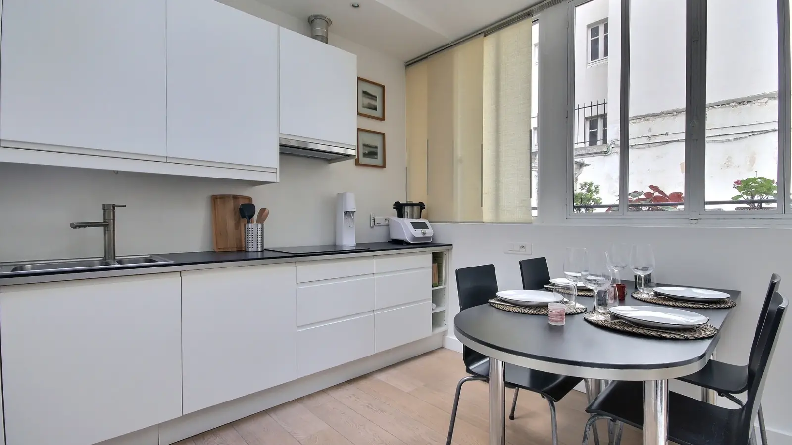 Flat Rue de l'Abbé Groult in Paris