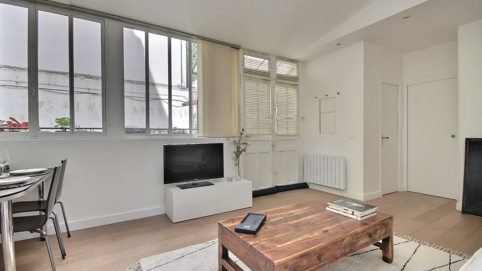 Flat Rue de l'Abbé Groult in Paris