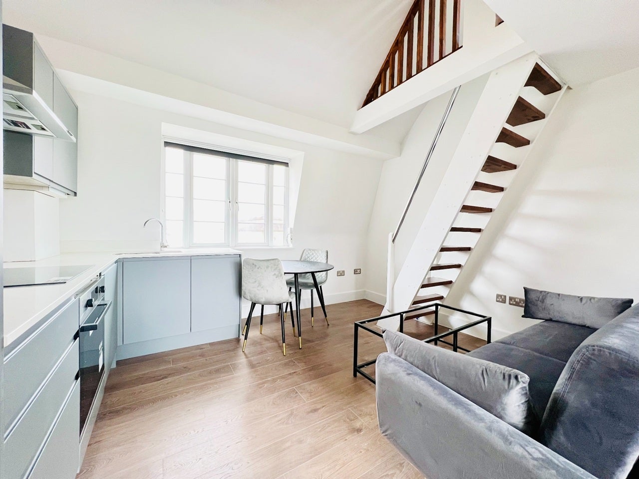 Flat Wandsworth Road in Greater London