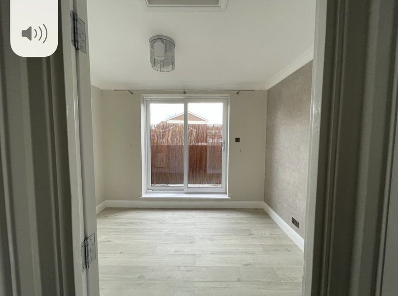 Room Malmesbury Road in Greater London