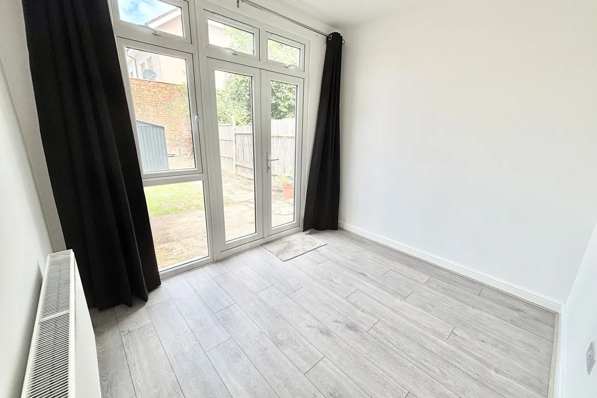 House Palmers Road in Greater London