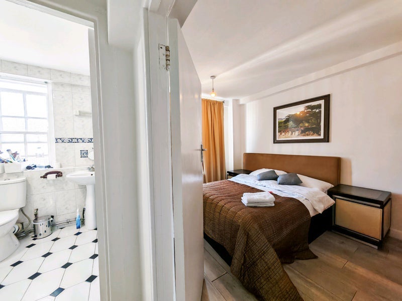 Room Forset Street in City of Westminster