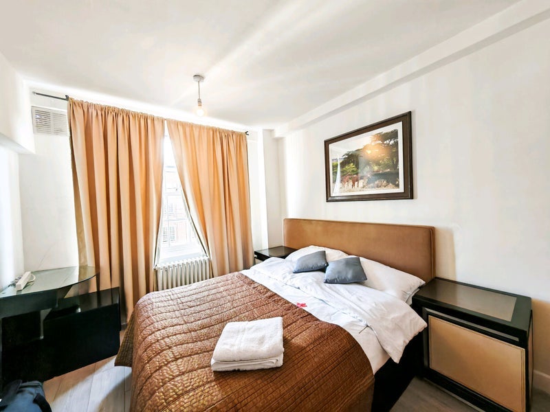 Room Forset Street in City of Westminster