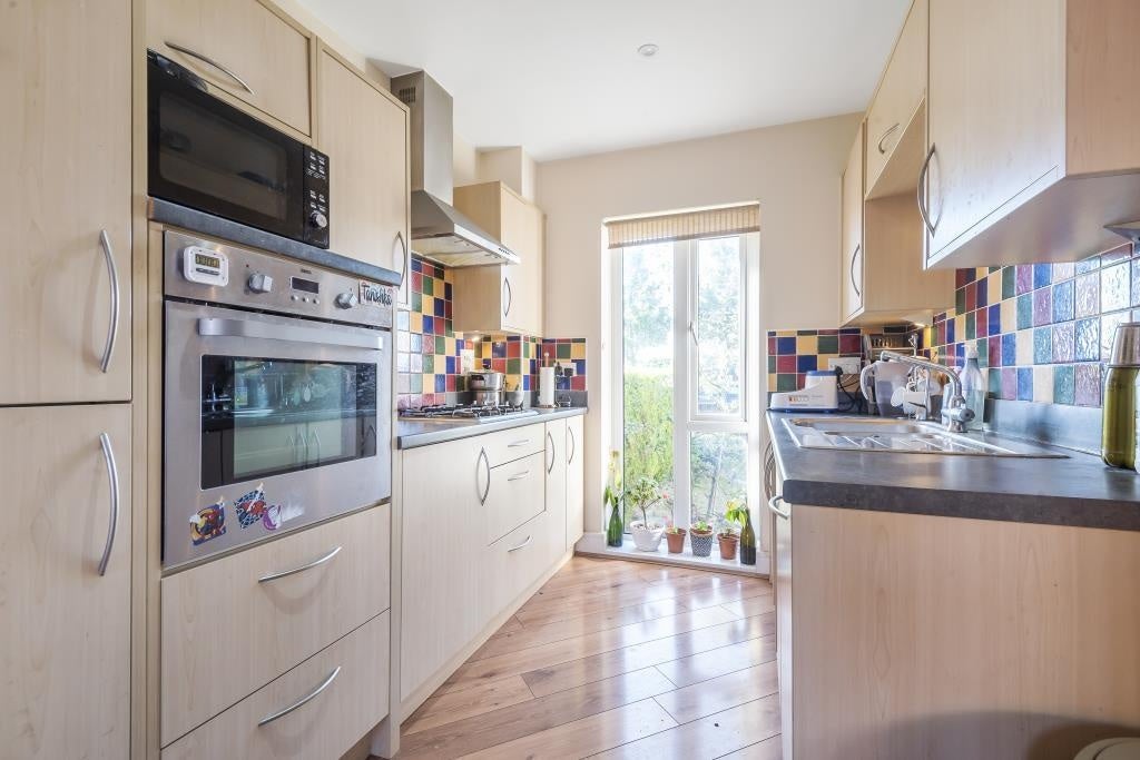 Room Banbury Way in Basingstoke and Deane