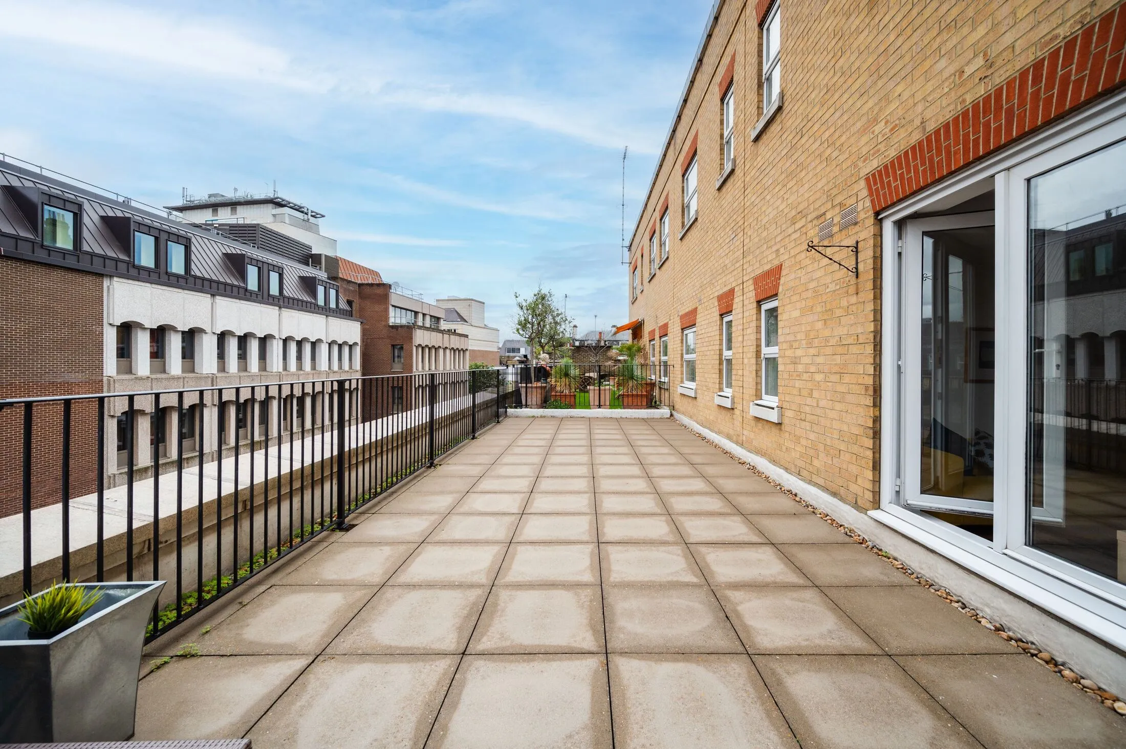 Flat Newton Street in Greater London