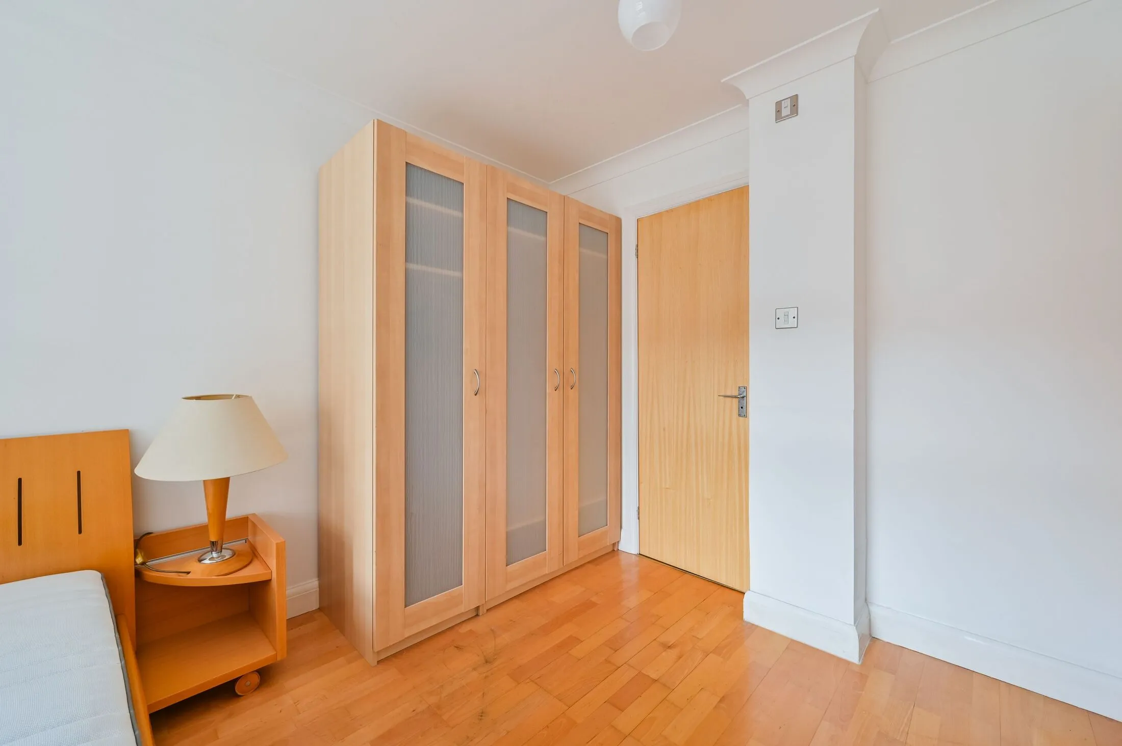 Flat Newton Street in Greater London