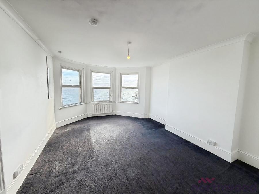 Flat Marine Parade East in Clacton-on-Sea