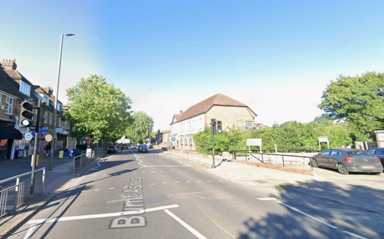 Flat Burnt Ash Lane in Greater London