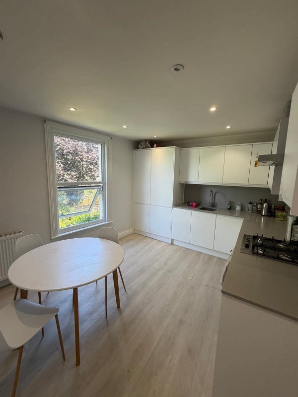Room Norroy Road in Greater London