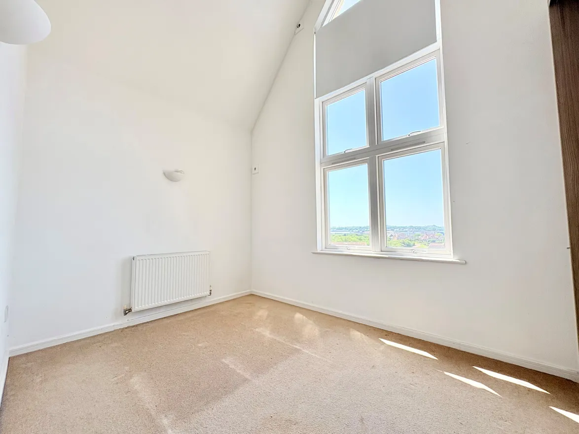 Flat Riverside Walk in Gillingham