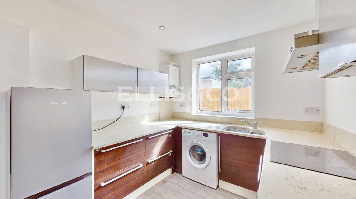 Flat Thorn Close in Greater London