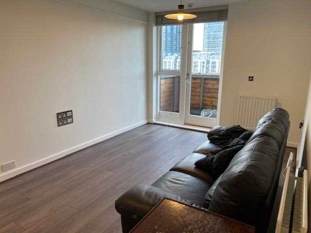 Flat Wenlock Street in Greater London