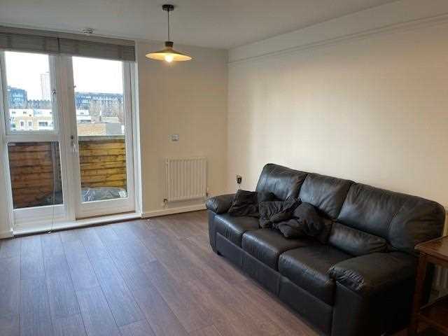 Flat Wenlock Street in Greater London