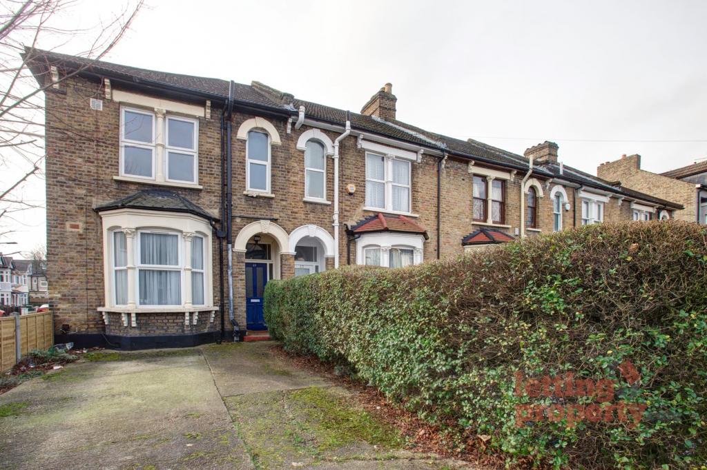 Flat Bulwer Road in Greater London
