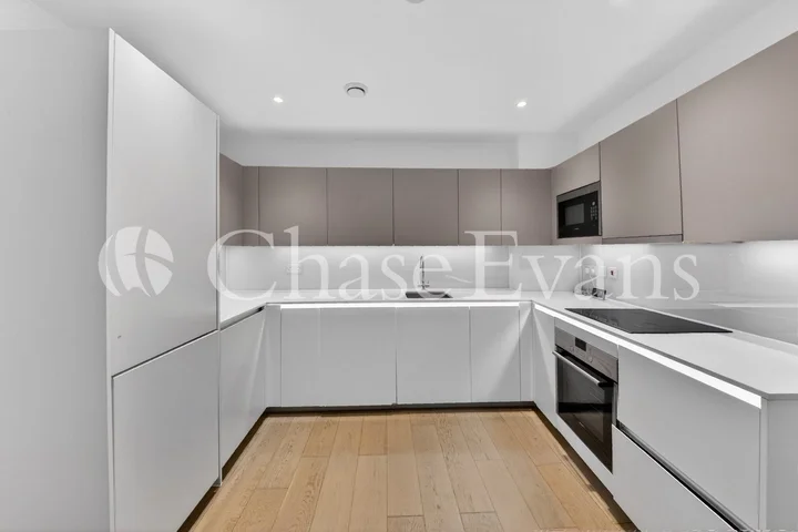 Flat Wilkinson Close in Greater London