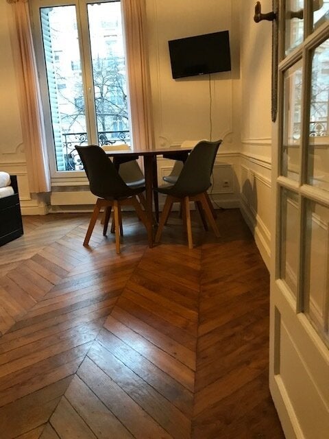 Flat Avenue Mac-Mahon in Paris
