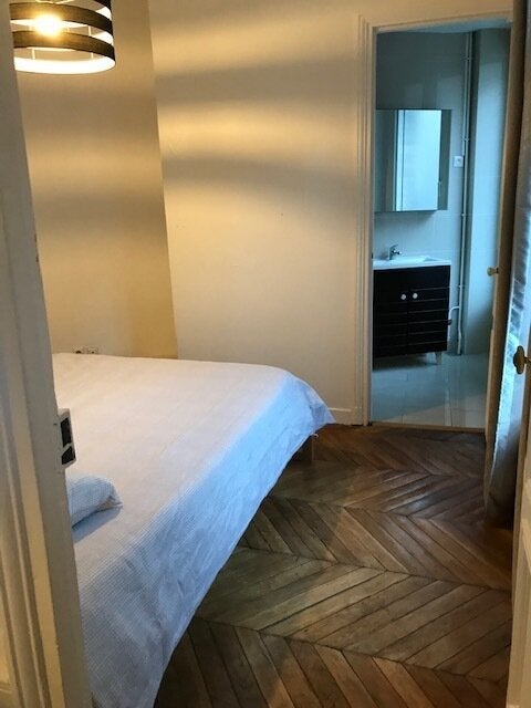Flat Avenue Mac-Mahon in Paris