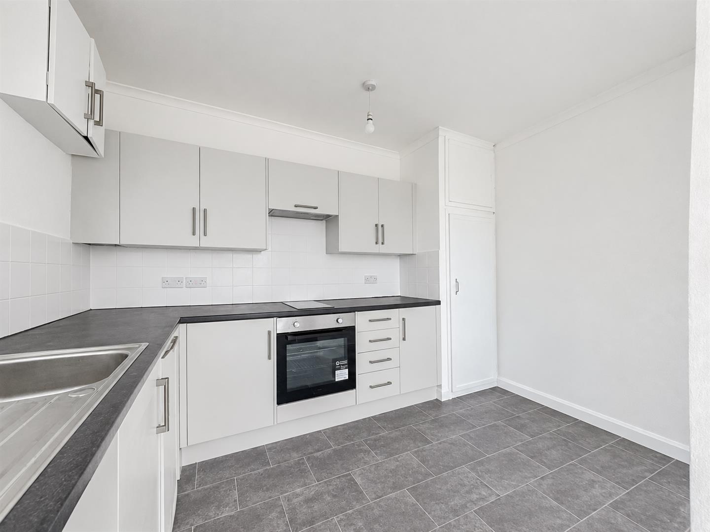 Flat Quarry Crescent in St Leonards
