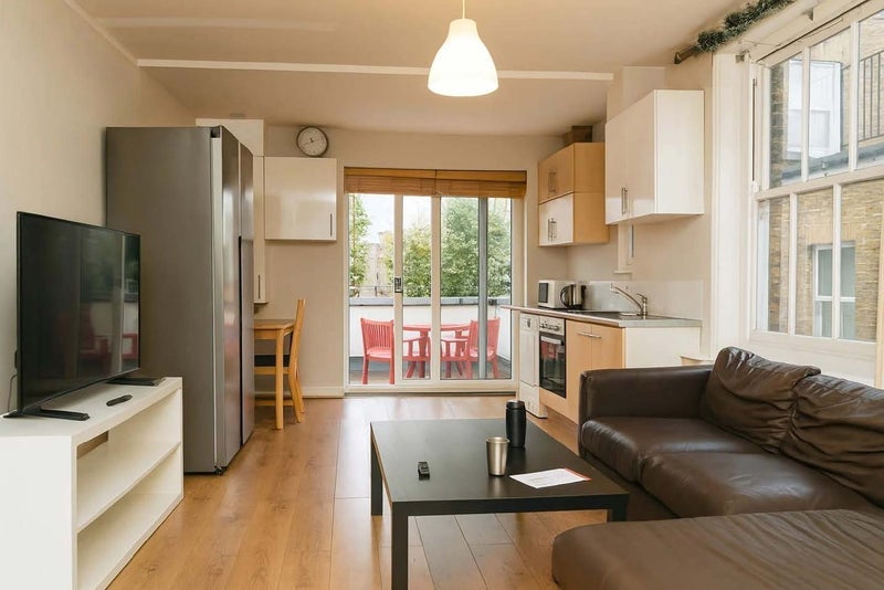 Room Southampton Way in Greater London