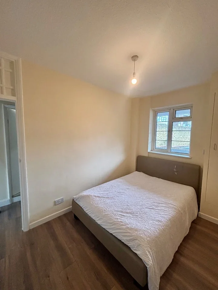 Flat Chalcot Mews in Greater London