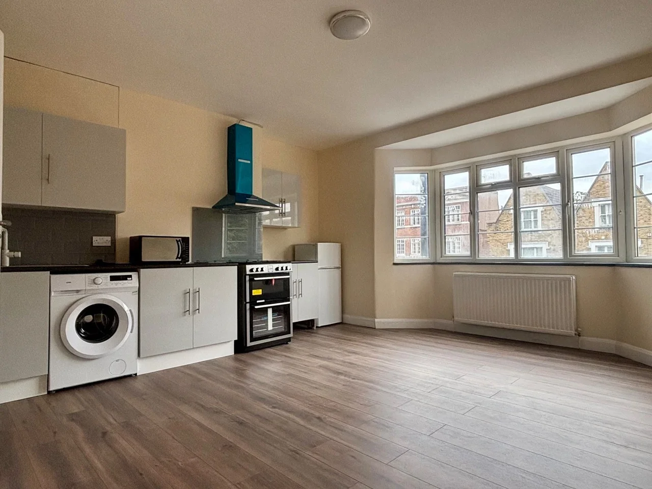 Flat Chalcot Mews in Greater London