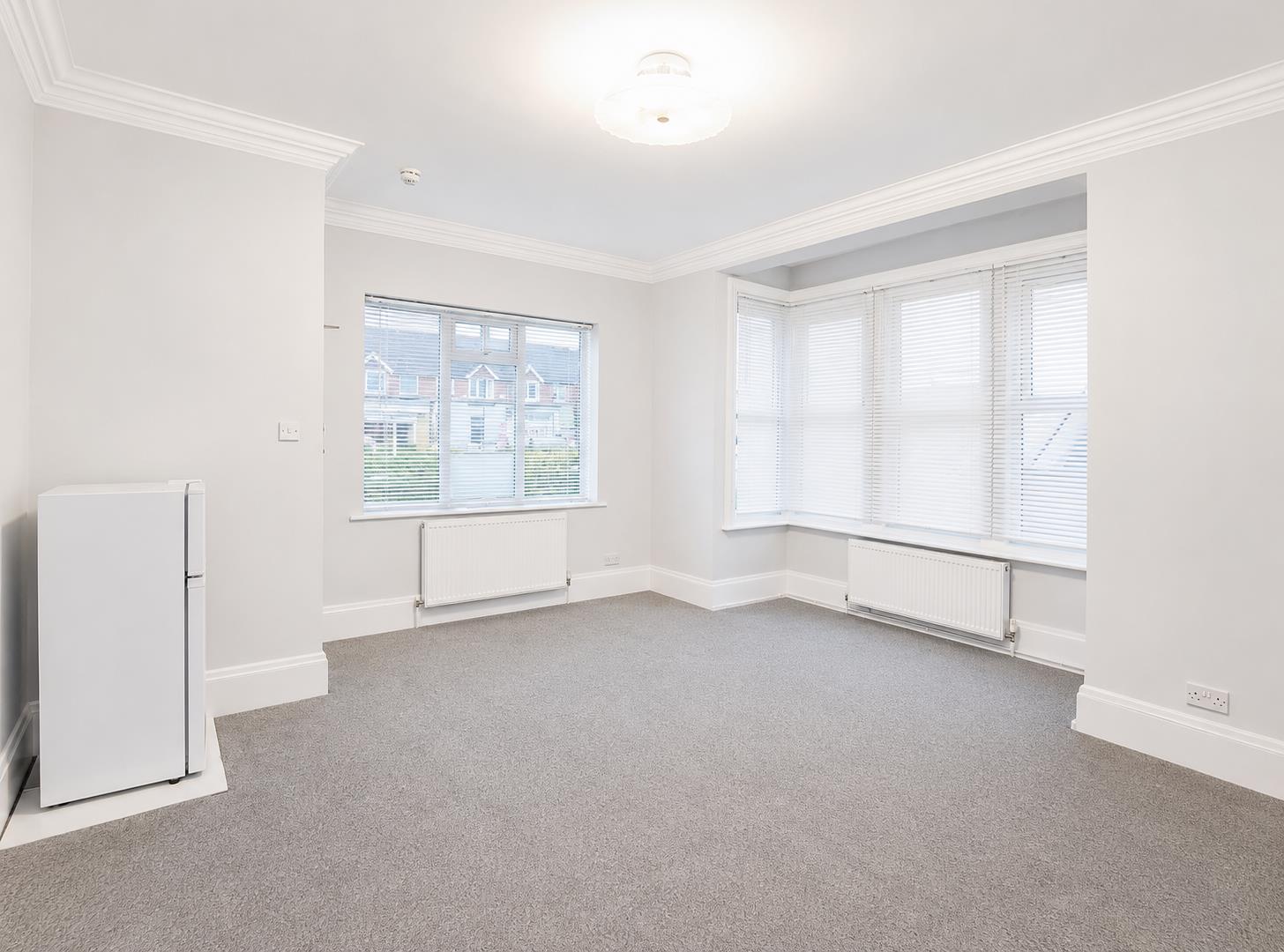 Flat Broadwater Road in Worthing
