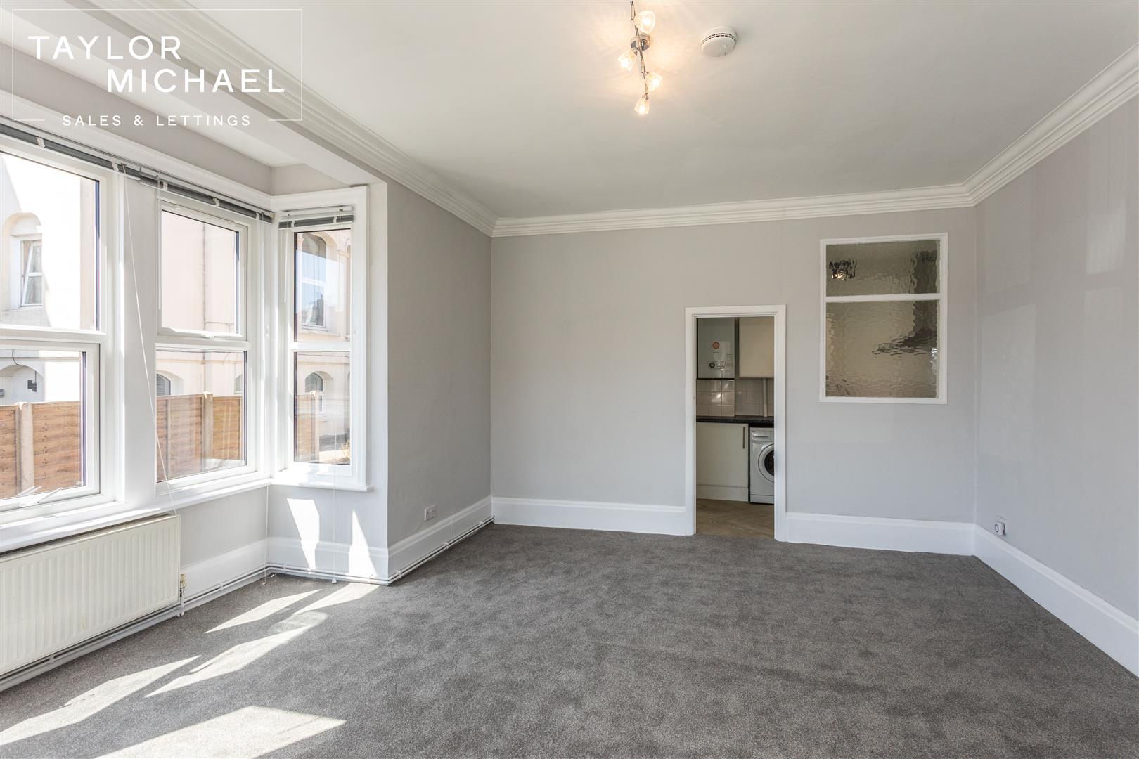 Flat Broadwater Road in Worthing