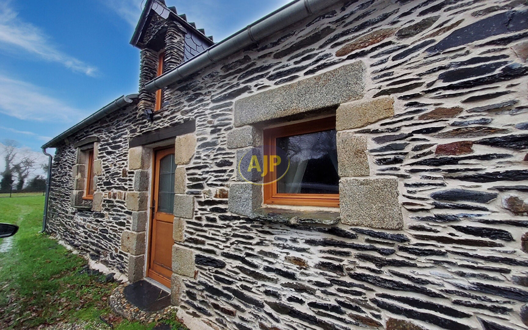 House D 82 in Dollot
