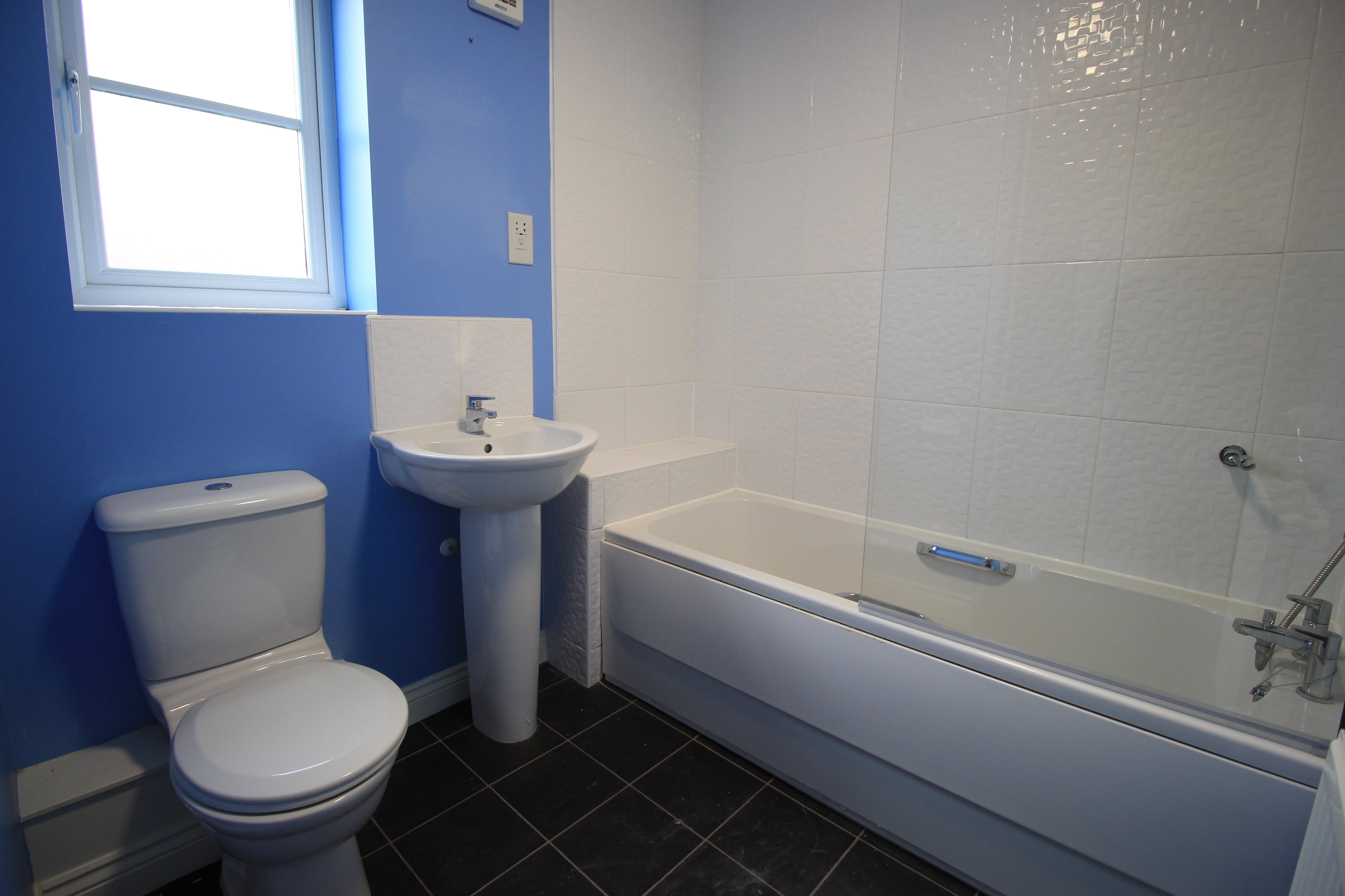Room Saxon Way in Great Denham