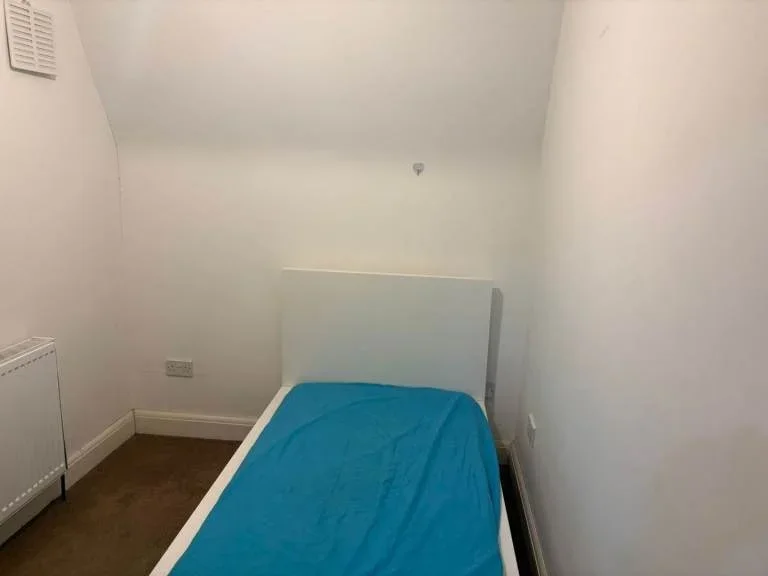 Room Heathway in Greater London
