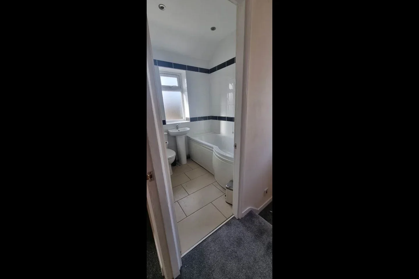 Room Heathway in Greater London