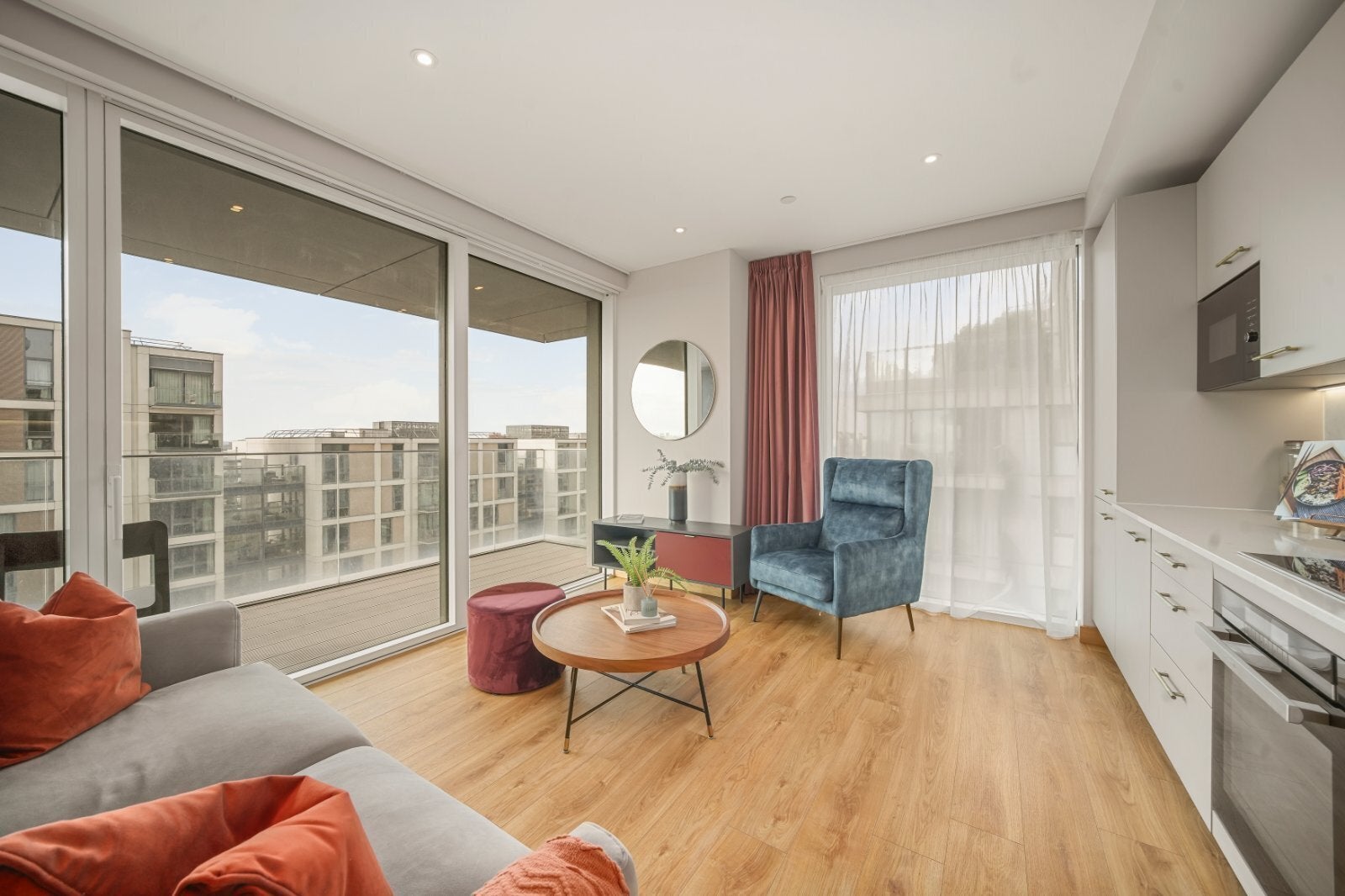 Flat Anthems Way in Greater London