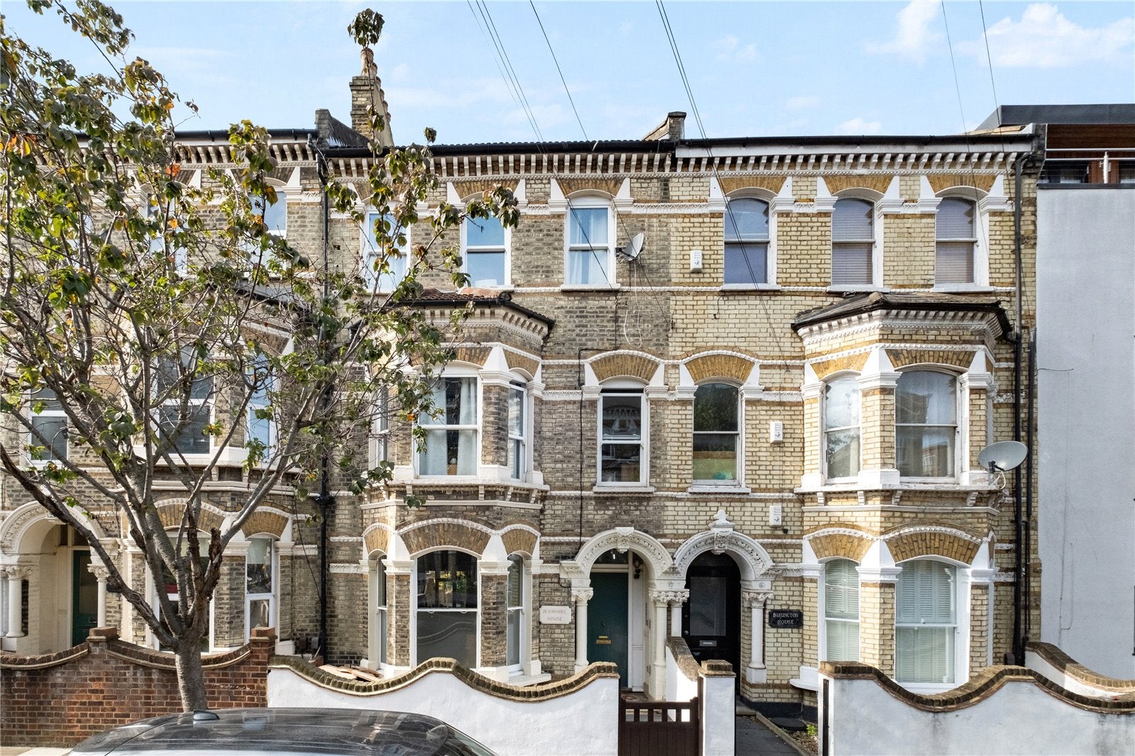 Flat Beauchamp Road in Greater London