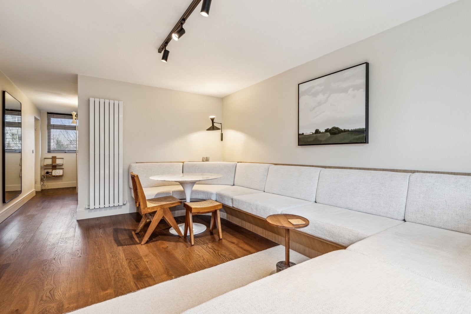 Flat Kersfield Road in Greater London