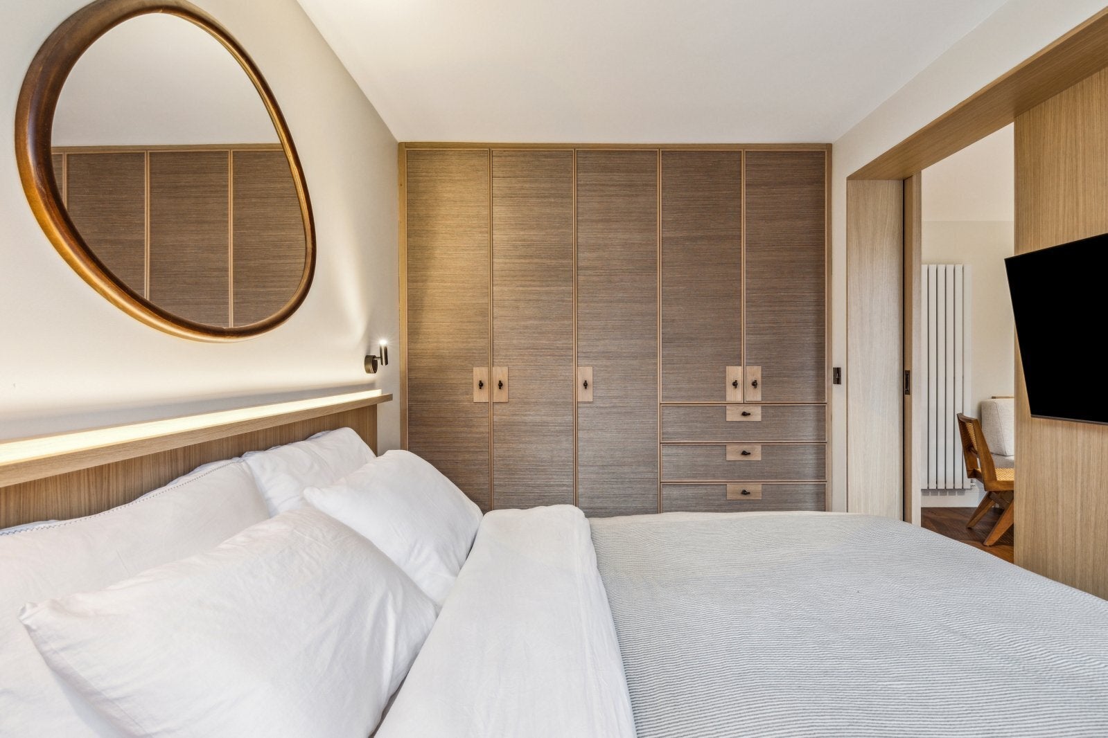 Flat Kersfield Road in Greater London
