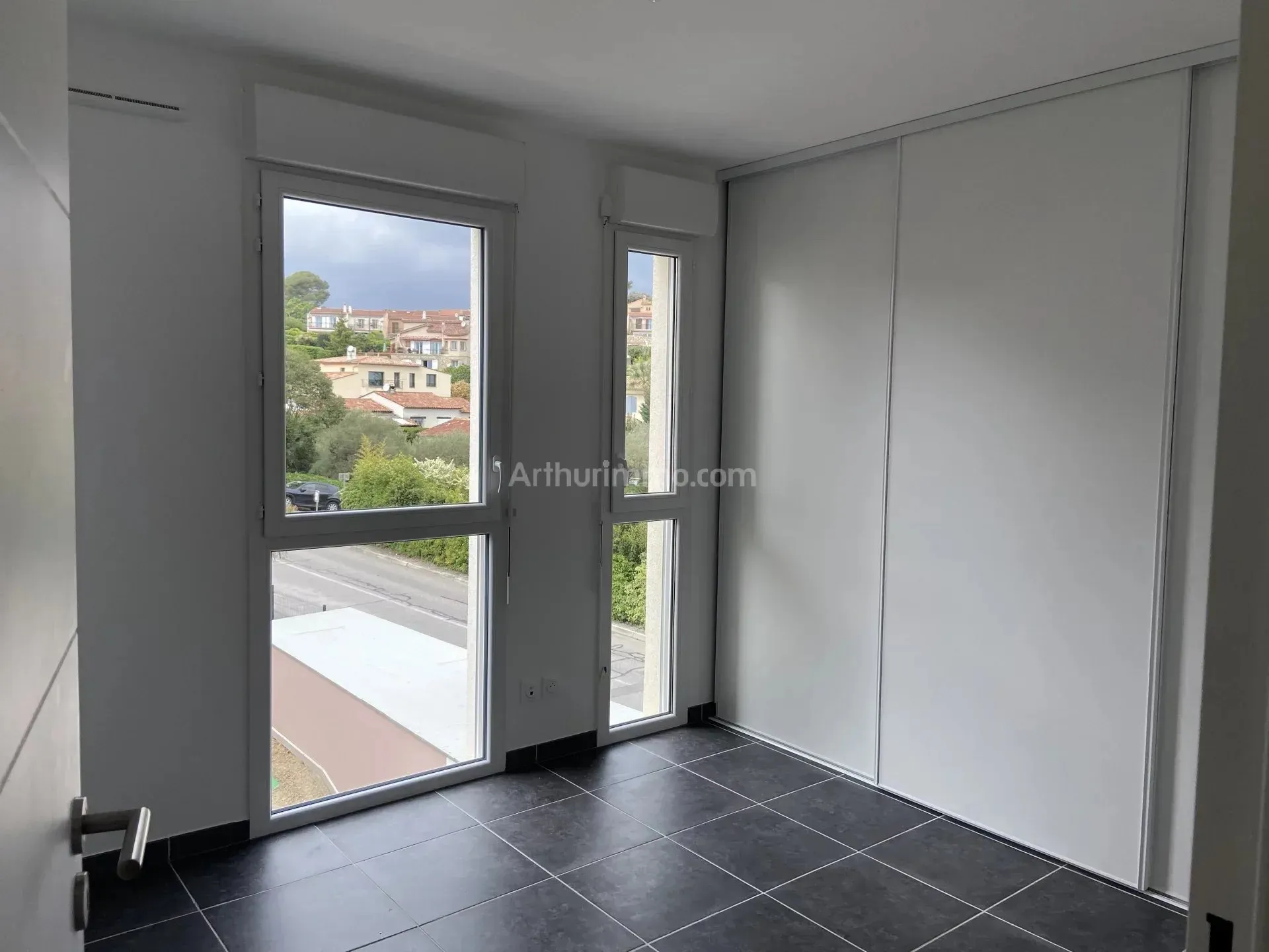 Flat Montée Saint-Andrieu in Villeneuve-Loubet
